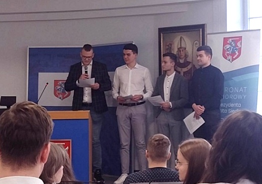 debata4twg